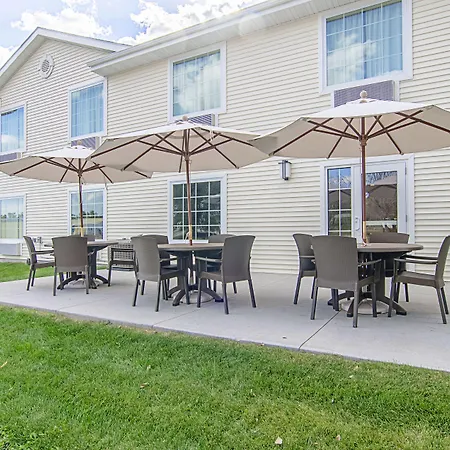 Cobblestone Inn & Suites - Guernsey