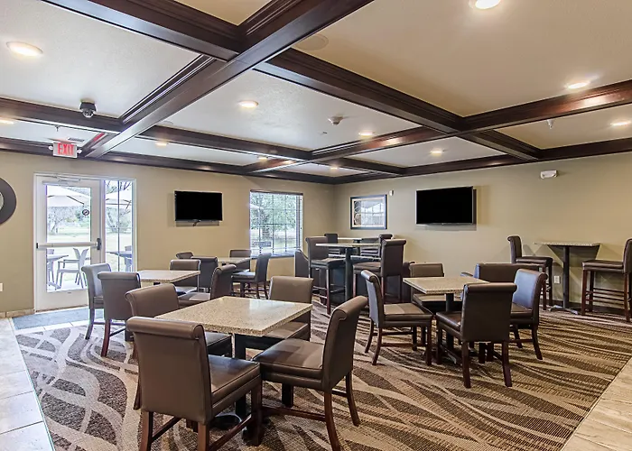 Hotel Cobblestone & - 2*
