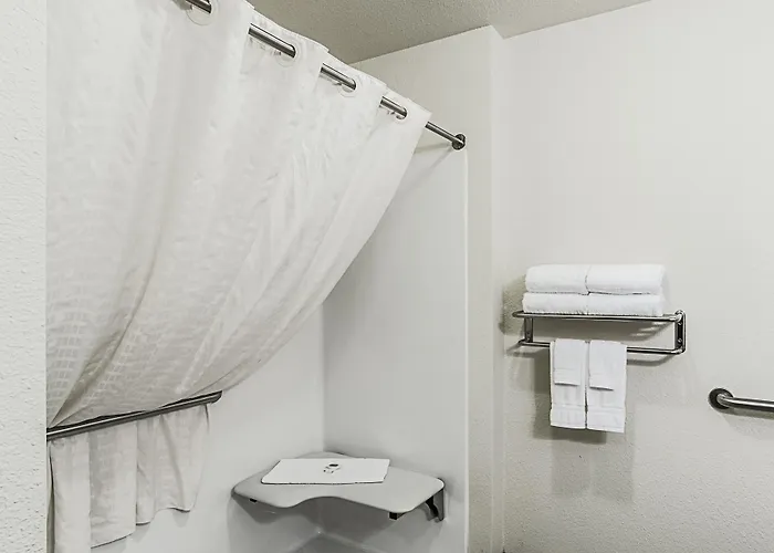 Hotel Cobblestone & -