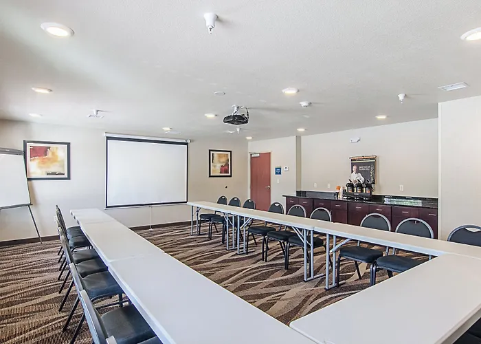 Cobblestone Inn&suites - Guernsey