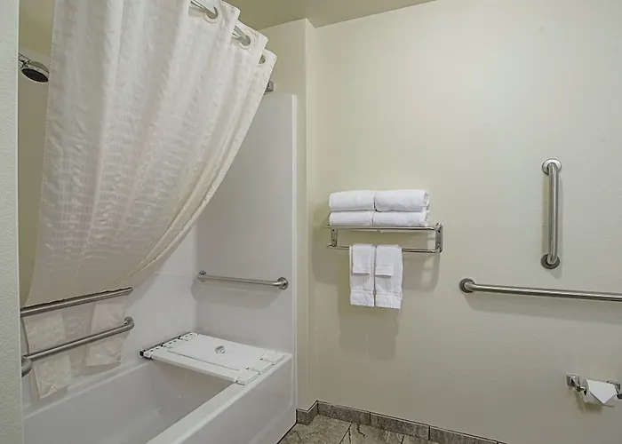 Cobblestone Inn&suites - 2* Guernsey